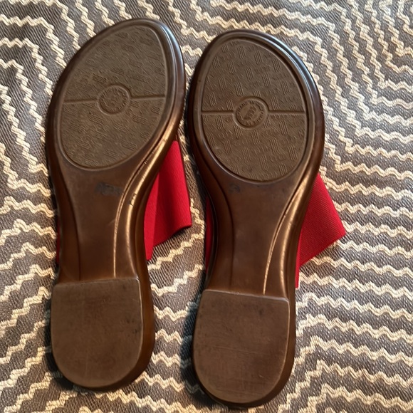 Beautiful red strap sandals by Italian Shoemaker. 1/2" heel. Great shape! - Picture 4 of 7